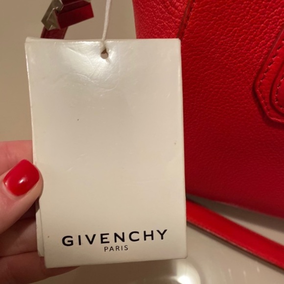 Givenchy Antigona Bag - Picture 2 of 3